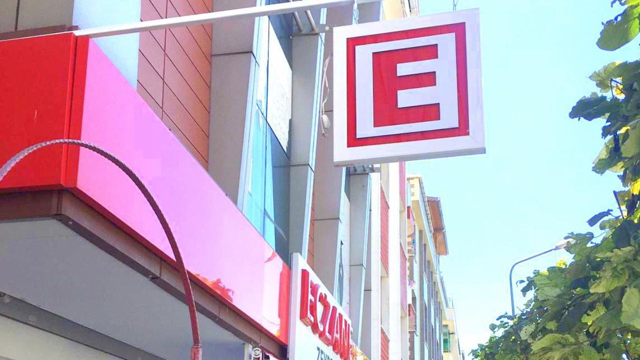 Danıştay'dan eczanelere kötü haber: Tabela vergisi alınacak!