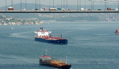 İstanbul Boğazı gemi trafiğine kapatıldı