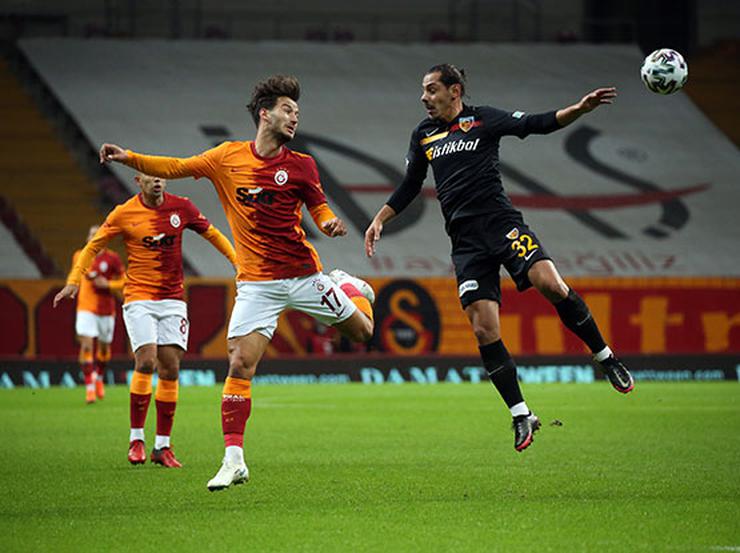 Galatasaray kan kaybetmeye devam ediyor!