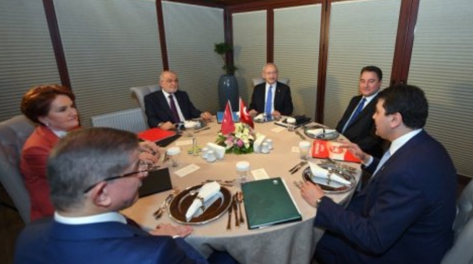 Liderler buluşmasında neler konuşuldu?