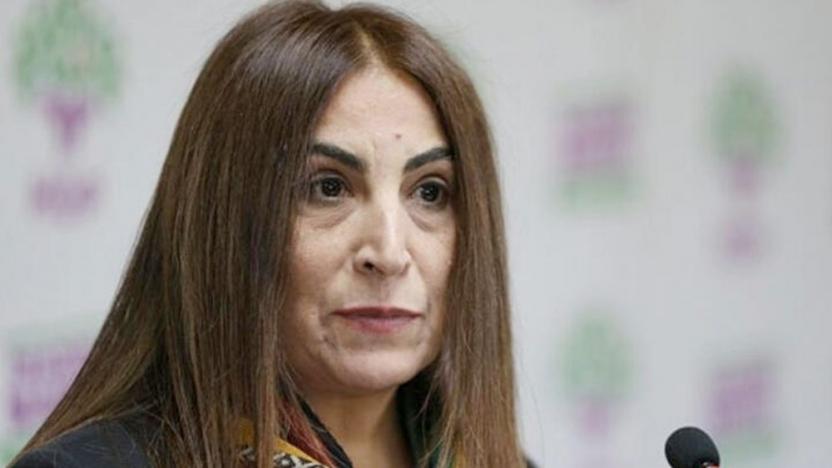 Polis engelledi, avukatlar adliyede Aysel Tuğluk açıklaması yaptı