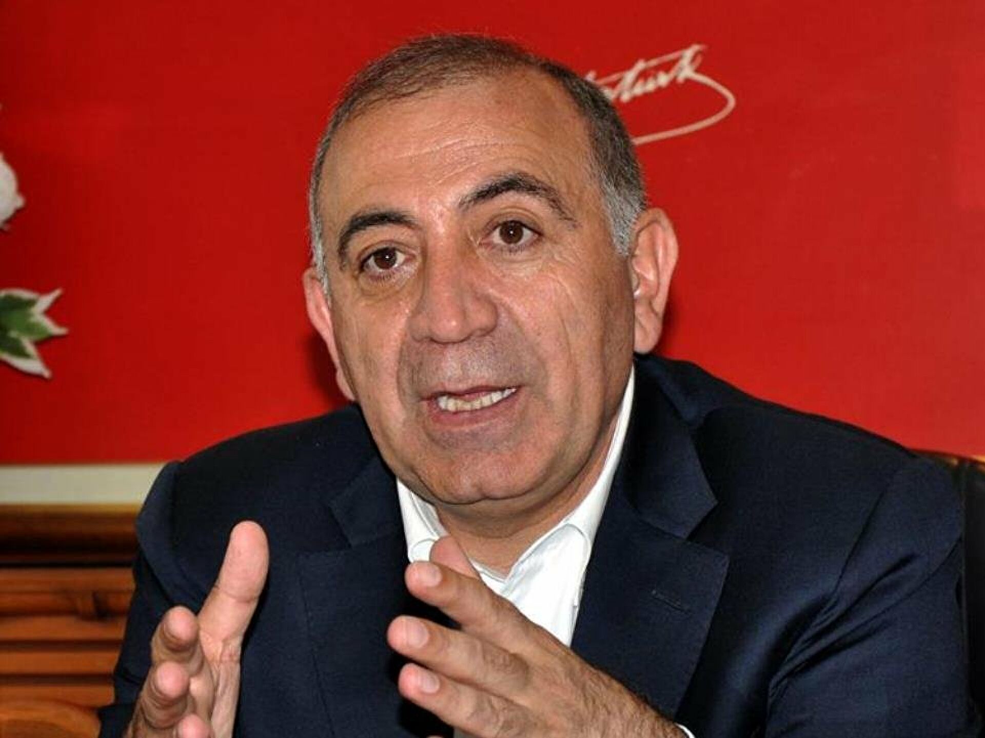 Gürsel Tekin'den önemli açıklamalar