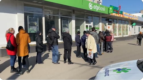 İşte Ukrayna'dan o görüntüler! Halk market ve ATM'lere akın etti