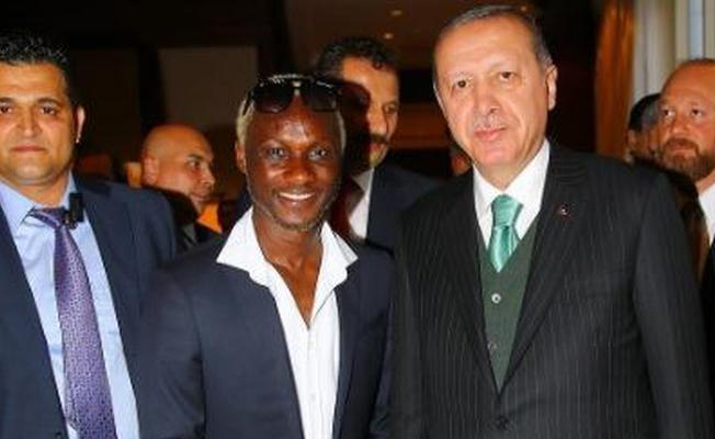 Erdoğan'ı Brüksel'de ünlü futbolcu karşıladı