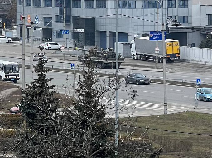Rus tankları başkent Kiev'de: Tanklar sivilleri hedef aldı
