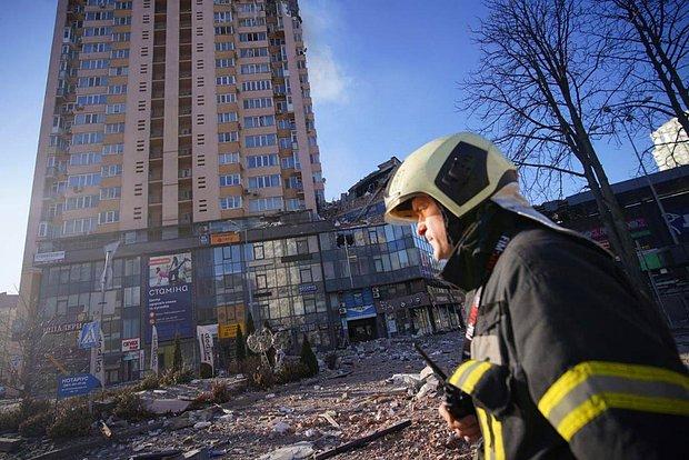 İşte Rus füzesinin 26 katlı binayı vurduğu o an!