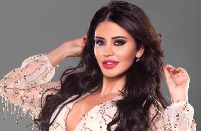 Ebru Polat önce vajina paylaşımını eleştirdi şimdi ‘popo’ paylaşımıyla ortalığı karıştırdı
