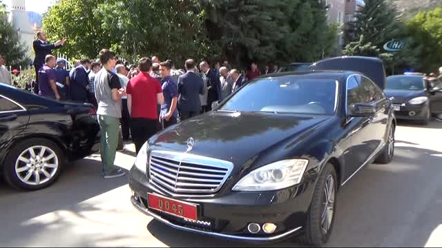 Diyanet'ten Müslümanlara peruk ve saç ektirme fetvası