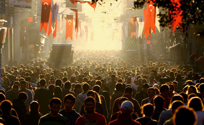 Aç geziyoruz