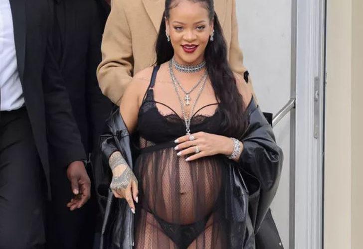Rihanna hamilelik giyimiyle yine olay oldu!