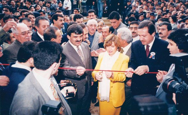 'Bank Asyanın kurdelesini kesenler aramızda dolaşıyor'