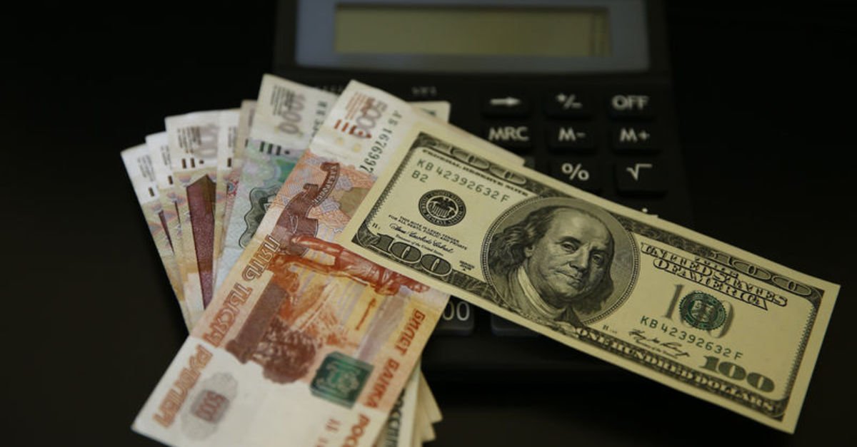 Rusya’da döviz satışları askıya alındı
