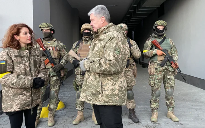 Nagehan Alçı savaşta tarafını seçti! Üniformasını giyip röportaj yaptı