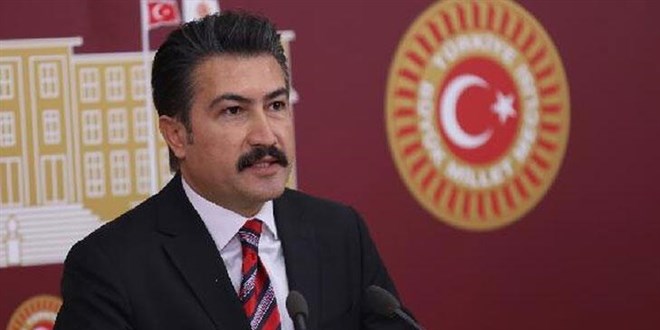 AKP'den asgari ücrete yılda iki kez zam açıklaması