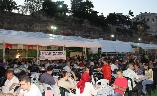 CHP'li belediye her gün 10 bin kişilik iftar verecek, ramazan eğlenceleri düzenleyecek