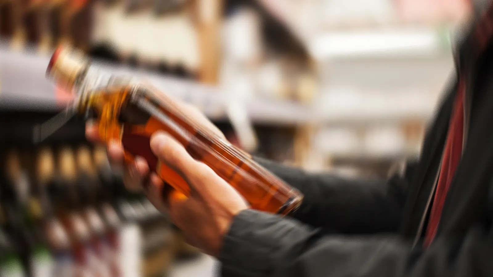 Alkol ve sigaraya yine zam geliyor