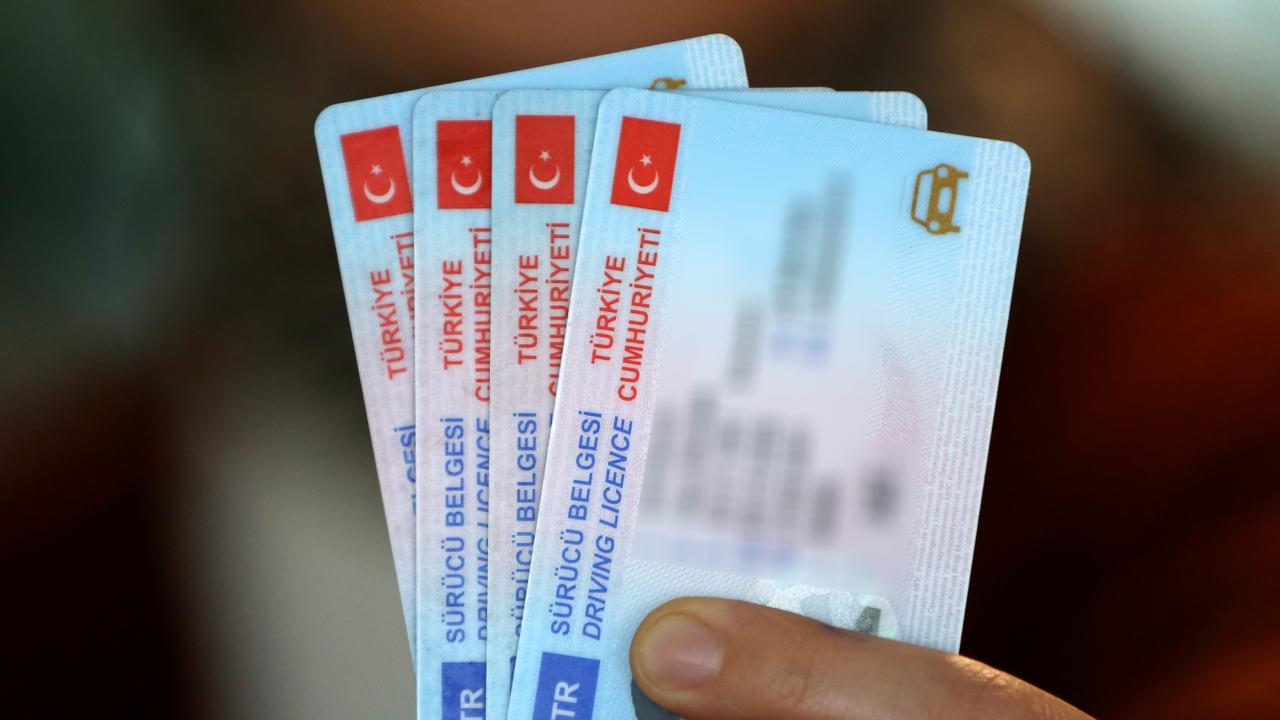 İçişleri Bakanlığı'ndan ehliyet uyarısı: O tarihe kadar yenilemezseniz...