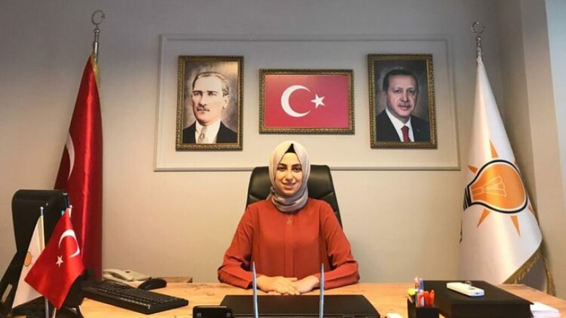 AKP'den istifa etmişti... Amine Cansu Kaba'ya partisinden çirkin yorum