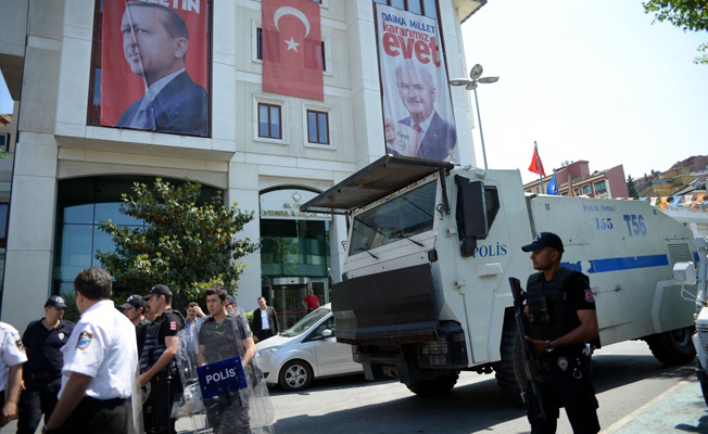 Mağdurlar AKP'nin kapısına dayandı