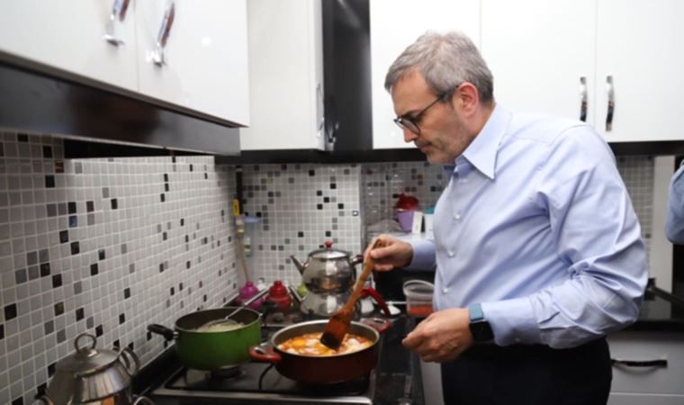 Öğrenciye sucuğu çok gören AKP'li Mahir Ünal'a tepki yağıyor
