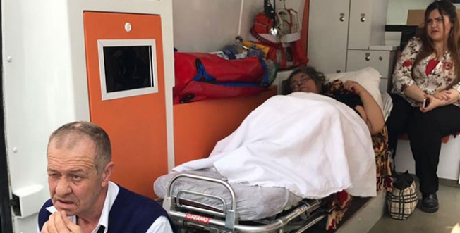 27 yıllık evli çift ambulansta boşandı!