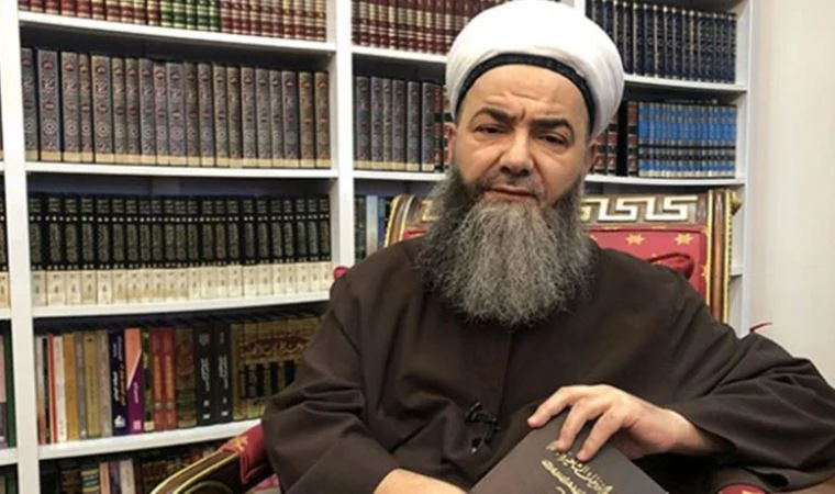 Cübbeli Ahmet'ten Siri’ye:'Cemaat duyacak ulan sus'