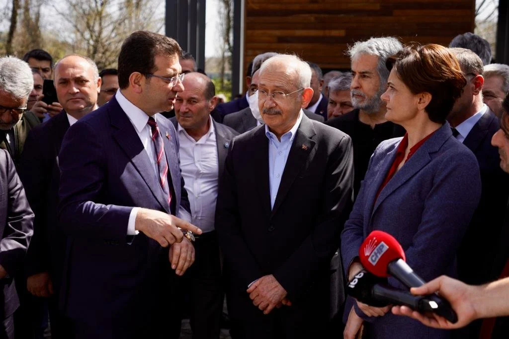 Kılıçdaroğlu'ndan İmamoğlu'na tebrik: Bütün engellemelere rağmen..