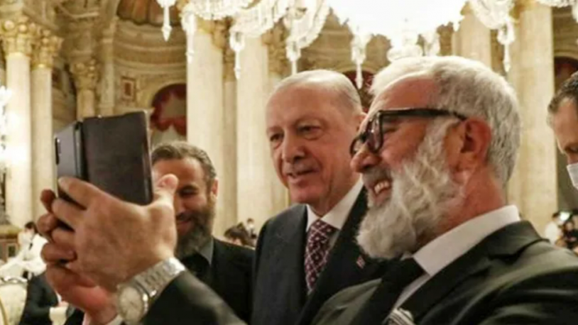 İftara katılan Payitaht Abdülhamid dizisi oyuncusu, Erdoğan'ı 'hünkar' ilan etti