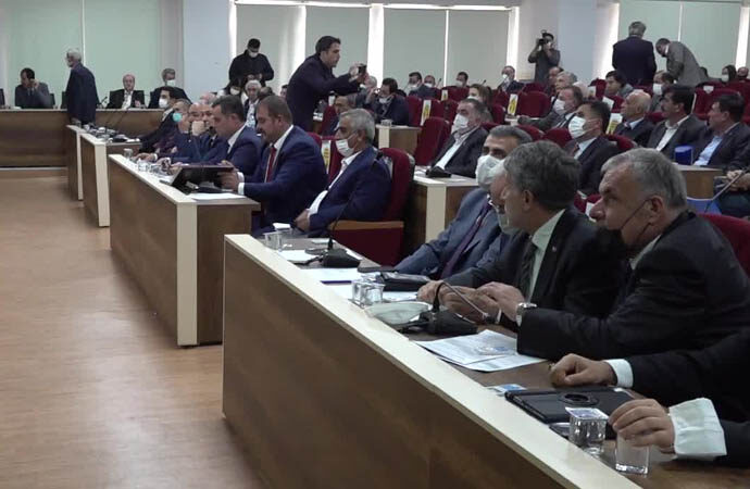 CHP'li belediyenin teklifine "evet" diyen AKP'li başkan disipline sevk edildi