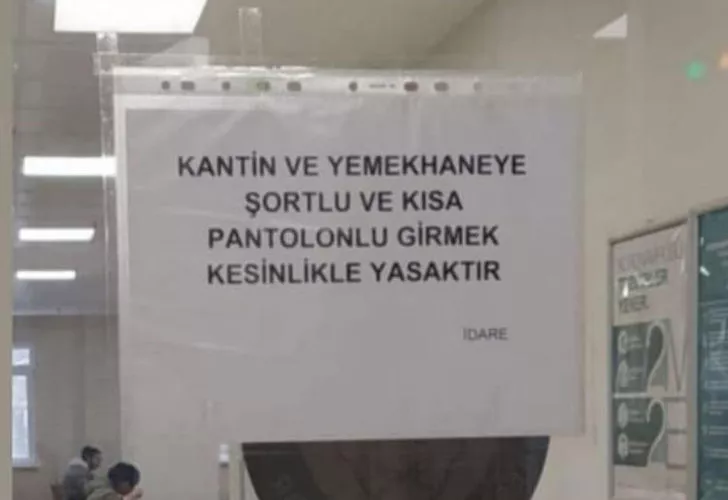 Yemekhanedeki "Şortlu ve kısa pantolonlu girmek yasaktır" yazısı tepki çekmişti! Bakın neden yapmış