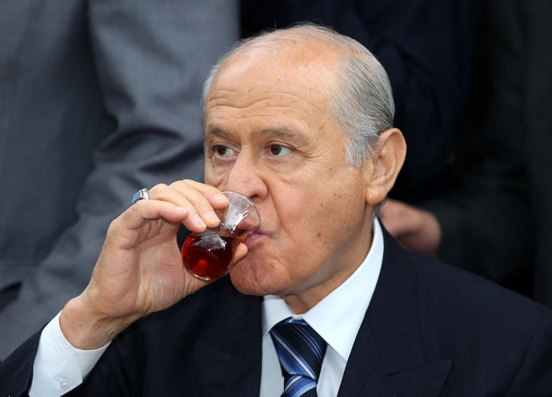 Bahçeli'nin masasındaki son anket ortaya çıktı: MHP fena uçtu