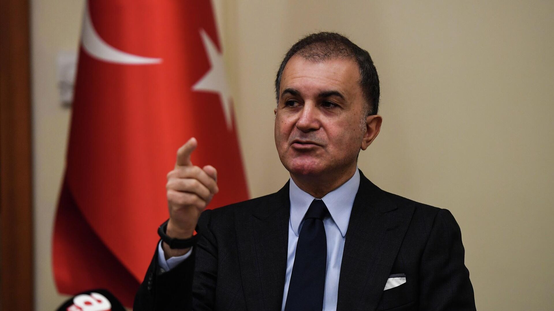 AKP'li Ömer Çelik de pahalılıktan şikayet etti: Yaşananlar tabii bizi de etkiliyor