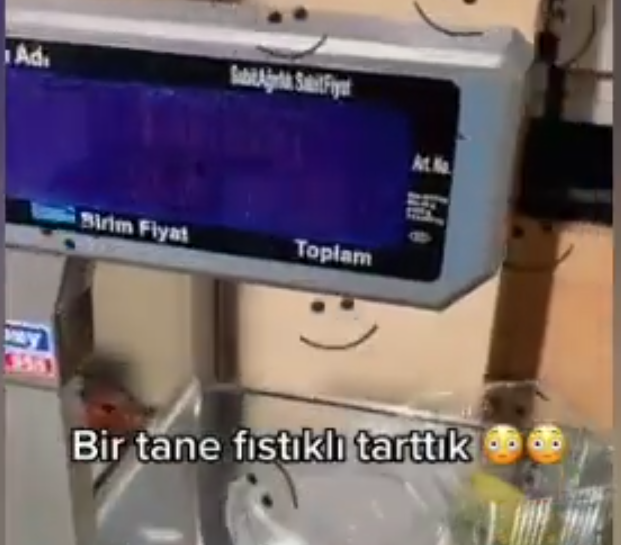 Ekonomik kriz fıstıklı tatlıyı da vurdu! Bir adet tatlının fiyatı herkesi şaşırttı!