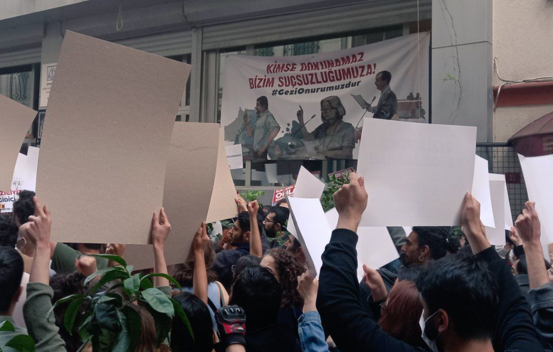 Gezi davasını protesto eden vatandaşlar Taksim’de buluştu
