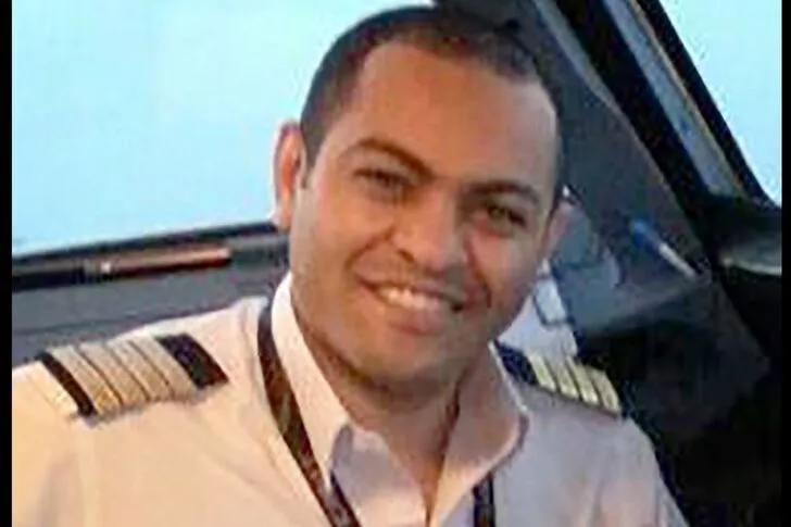 Meğer uçağı düşüren pilotun sigarasıymış!
