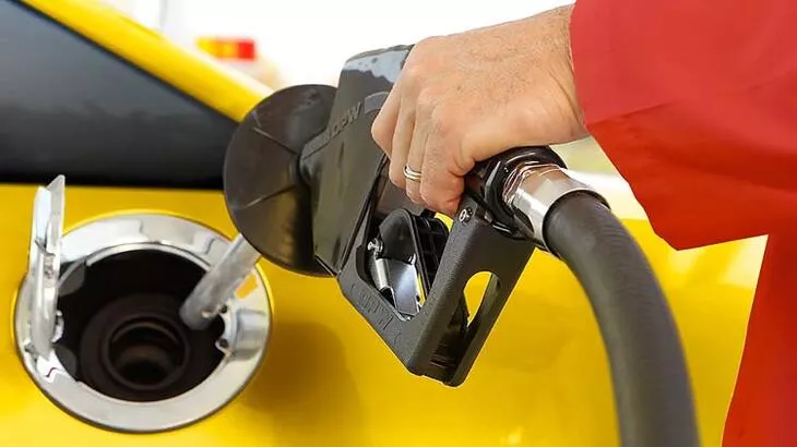 Bayram öncesi benzine büyük zam!