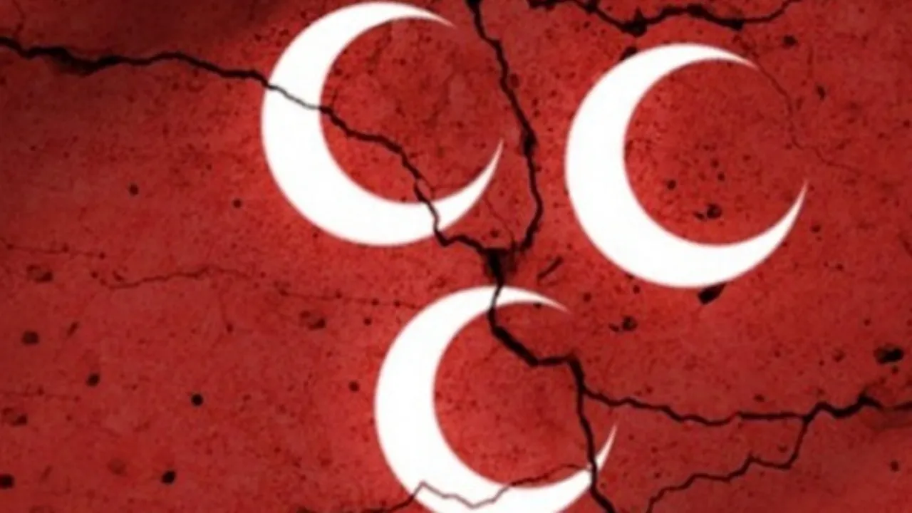 MHP'de istifa depremi! 'İşlerim yoğun' deyip istifa etti...