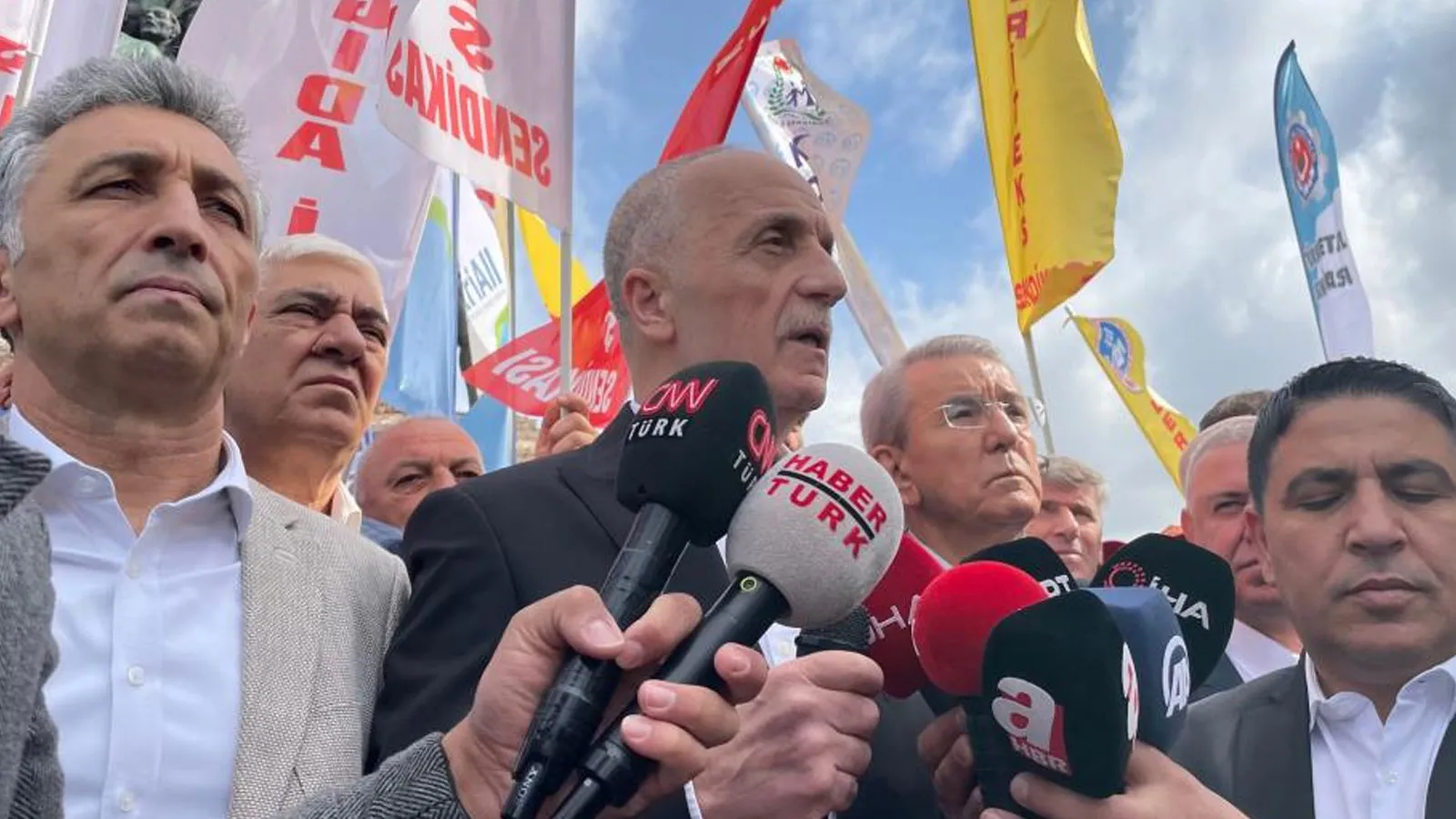 Türk-İş’ten hükümete asgari ücret çağrısı