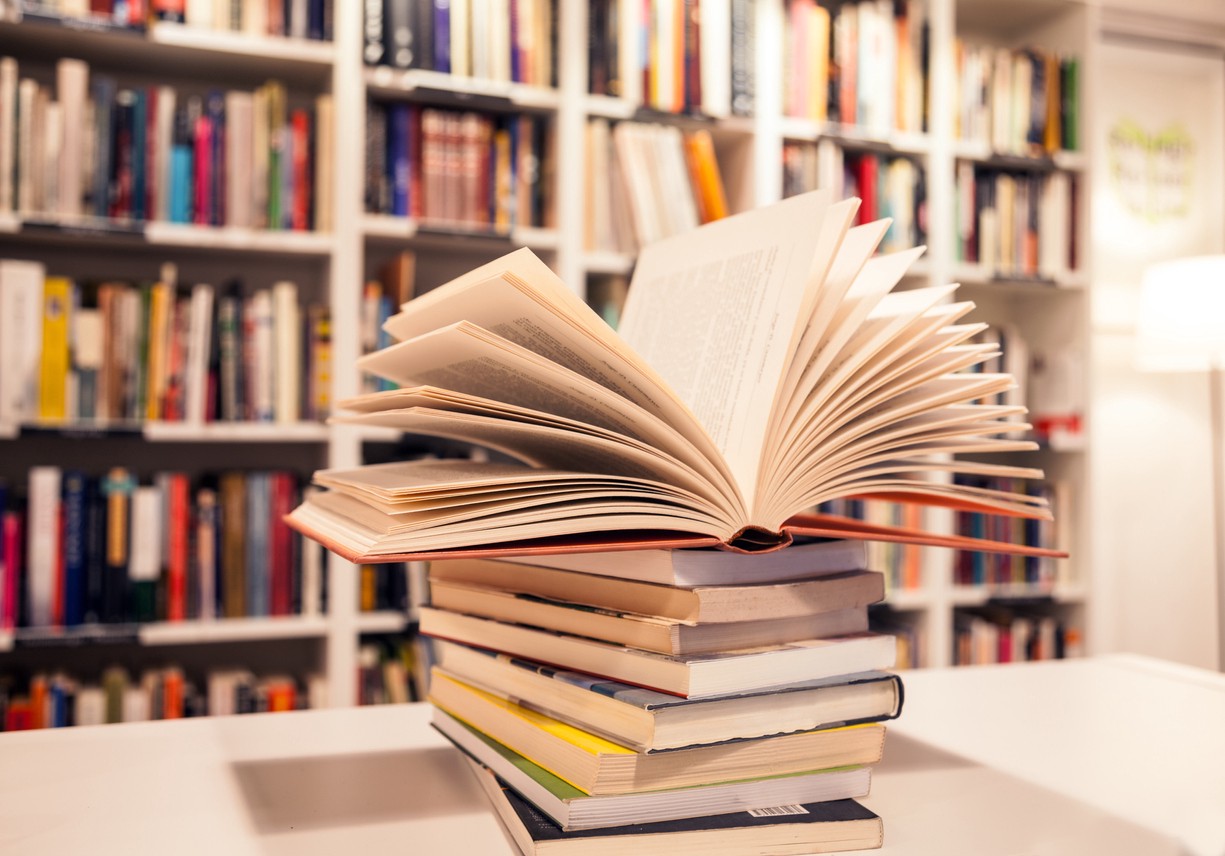 Ekonomi öğrenciyi de vurdu! Öğrencilerin alması gereken ders kitapları asgari ücrete denk