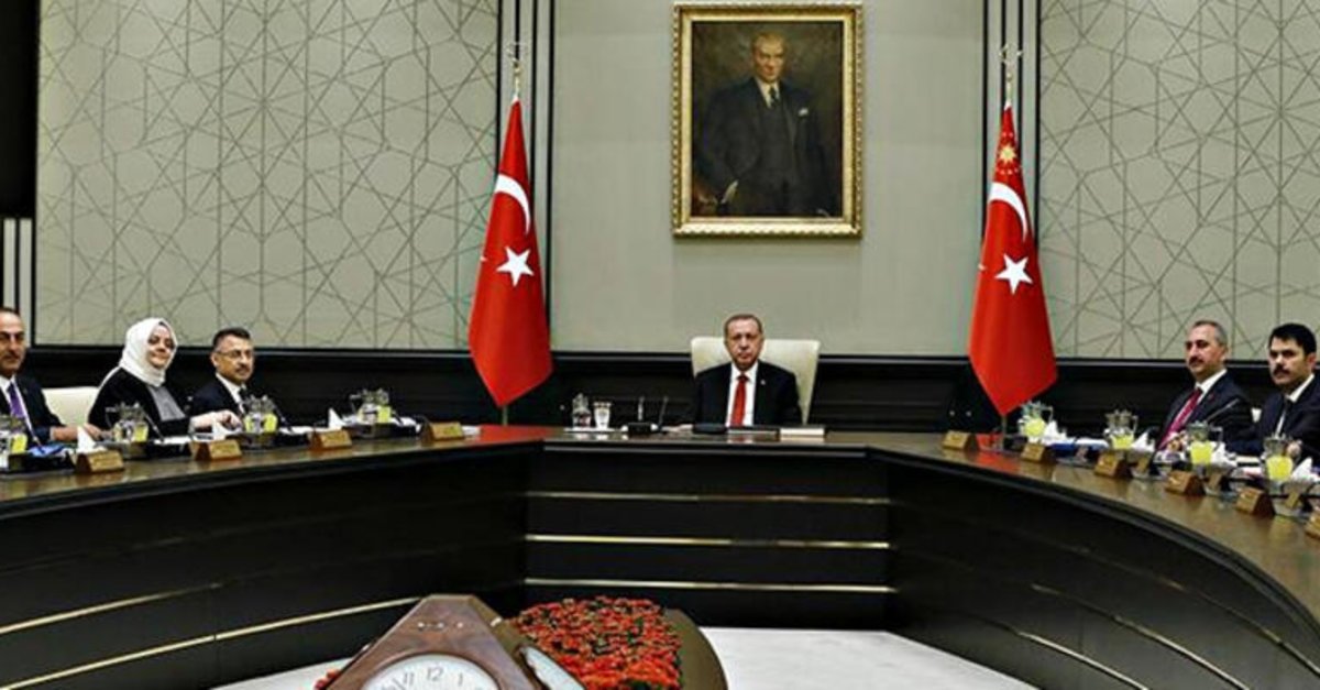 Kabine toplanıyor... Gündemde sığınmacılar var!