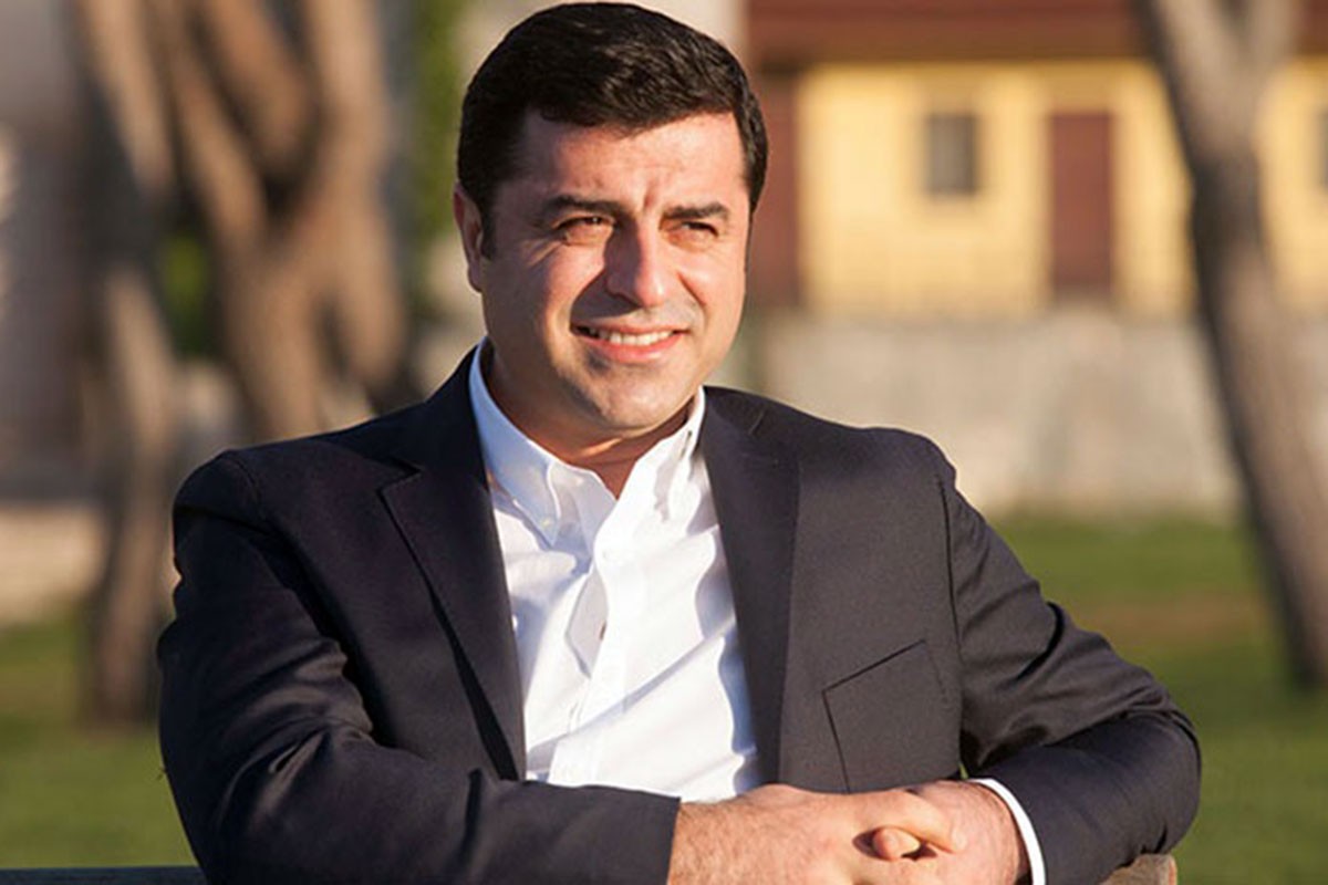 Selahattin Demirtaş: "Erdoğan'ın rolü yokmuş gibi puslu bir ortam yaratılmak isteniyor"
