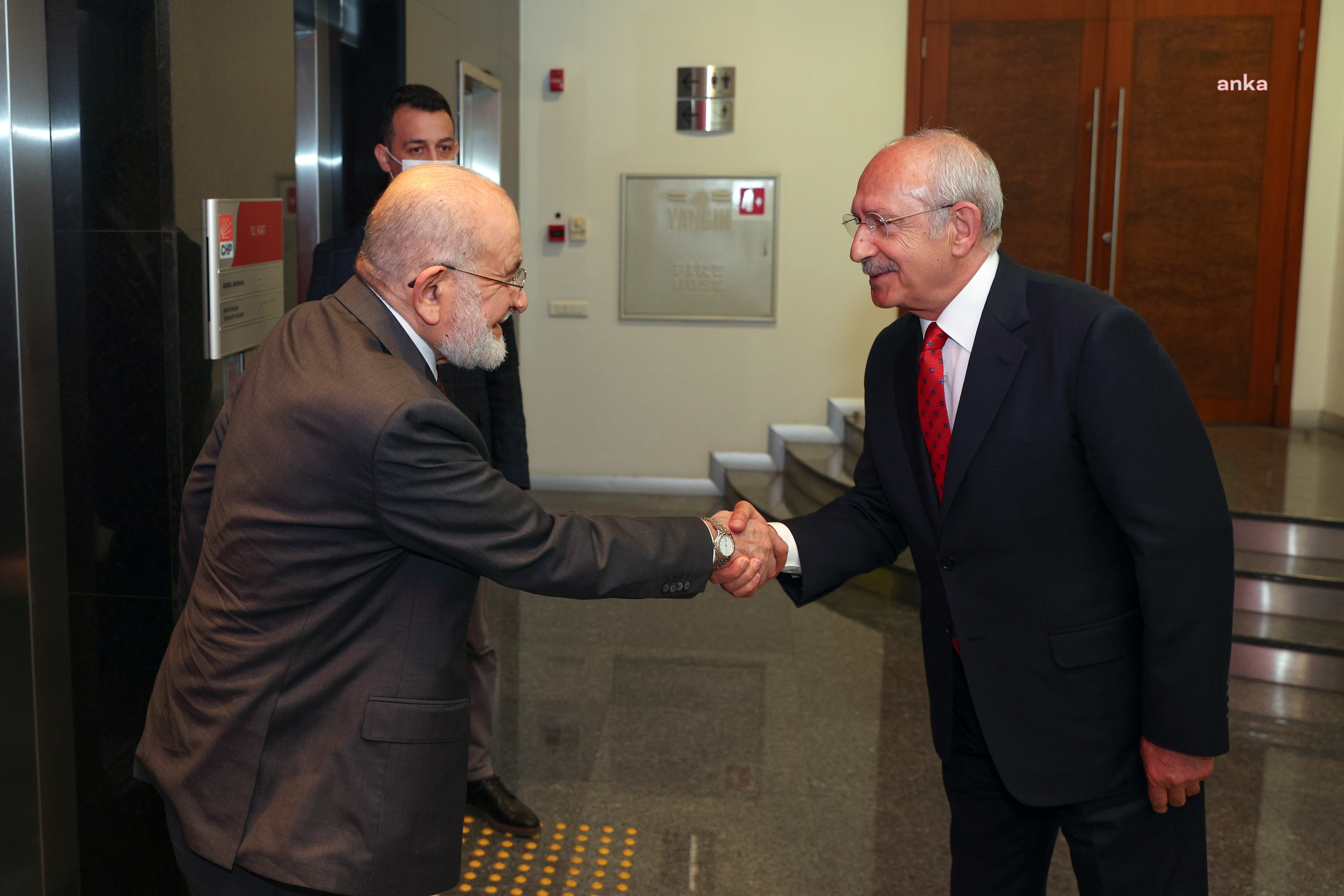 Karamollaoğlu'ndan Kılıçdaroğlu'na ziyaret... "Bütün parti liderleriyle bir görüşme yapacağım"