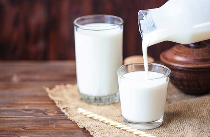 Süte zam! Bir litresi 21 lirayı gördü
