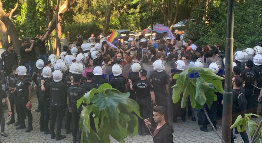 Boğaziçi'nde polis müdahalesi... Öğrencilere 'Onur yürüyüşü' gözaltısı