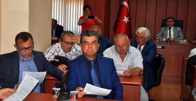 CHP'liler'den AKP'li üyeye ilginç protesto