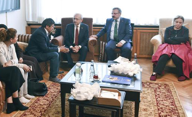 Kılıçdaroğlu'ndan şehit Tümgeneral Aydoğan Aydın'ın ailesine taziye ziyareti