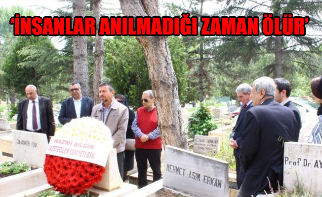 Gazeteci Mevlüt Işık mezarı başında anıldı