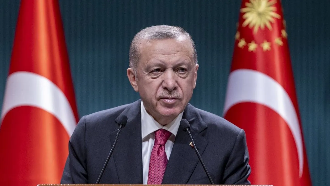Erdoğan'a tepki yağdı: Ülkeyi kurtaran liderden, ülkenin kadınlarına sürtük diyen bir lidere...