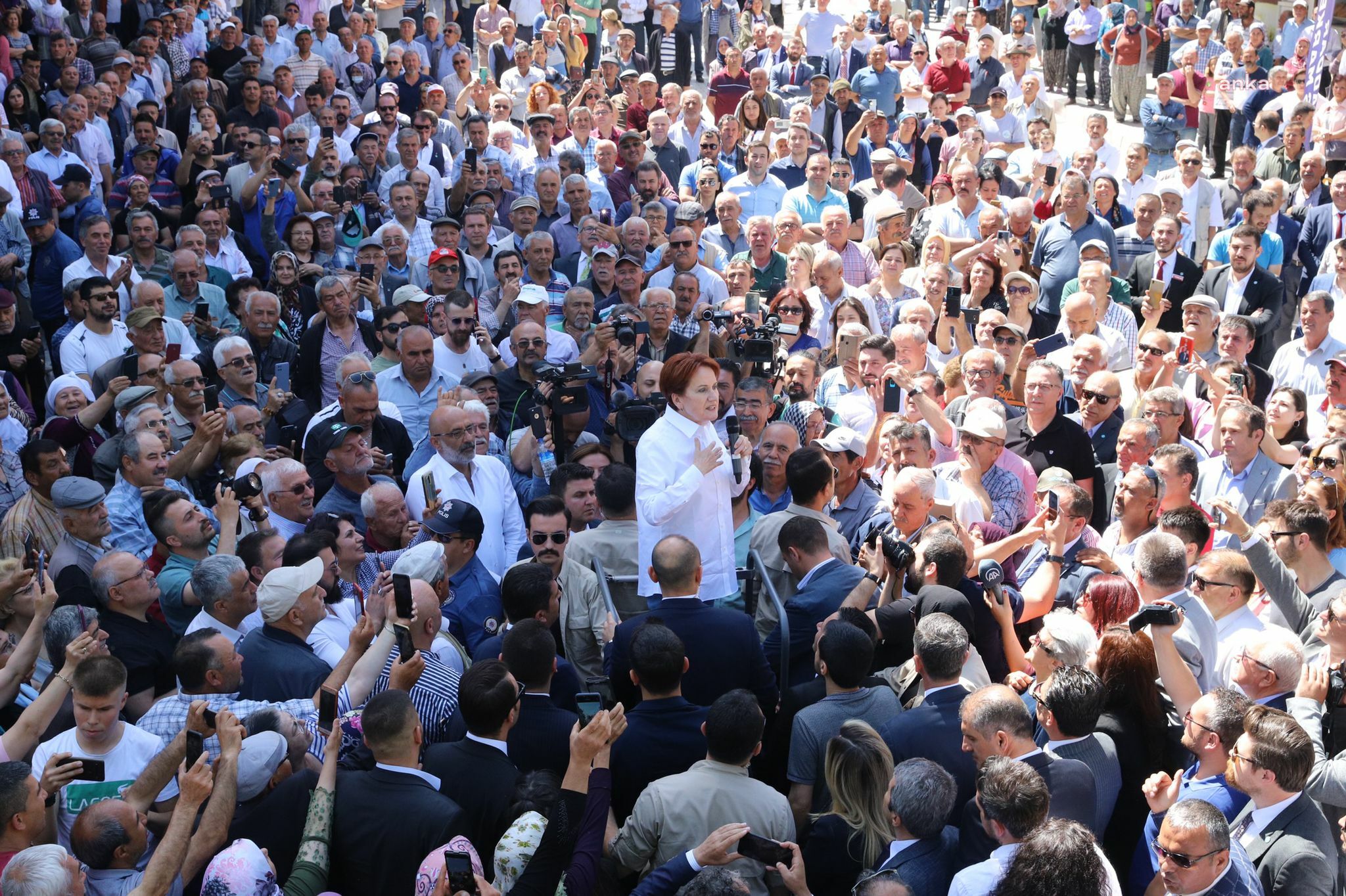 Vatandaşın "Mansur Yavaş'ı aday yapın" çağrısına Meral Akşener'den yanıt