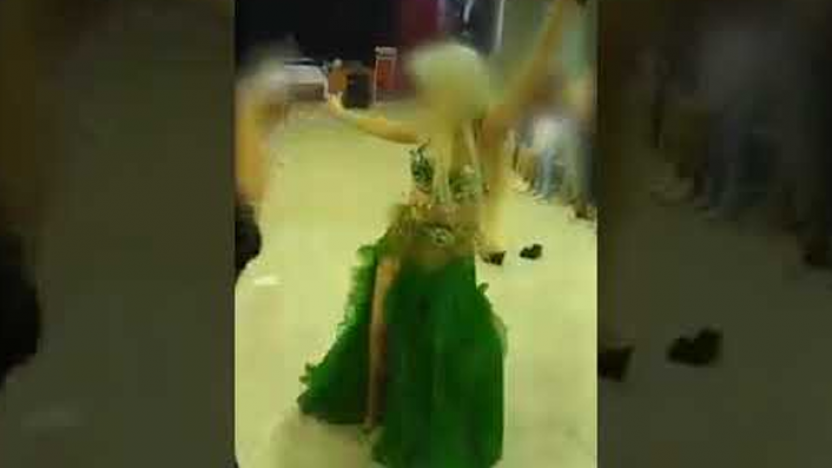 İmam Hatip Ortaokulunda dansöz oynattılar